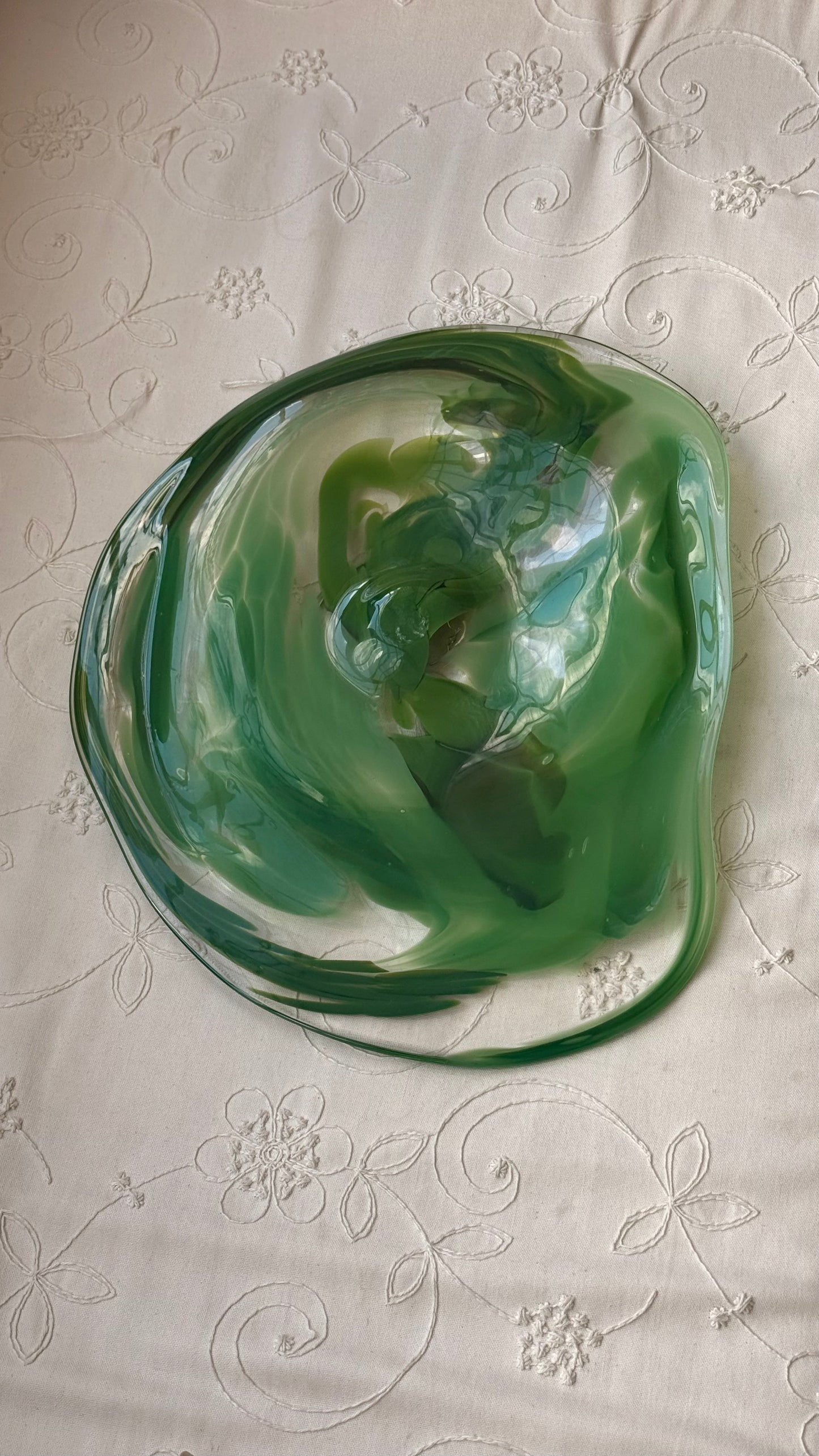 sample sale large platter in moss